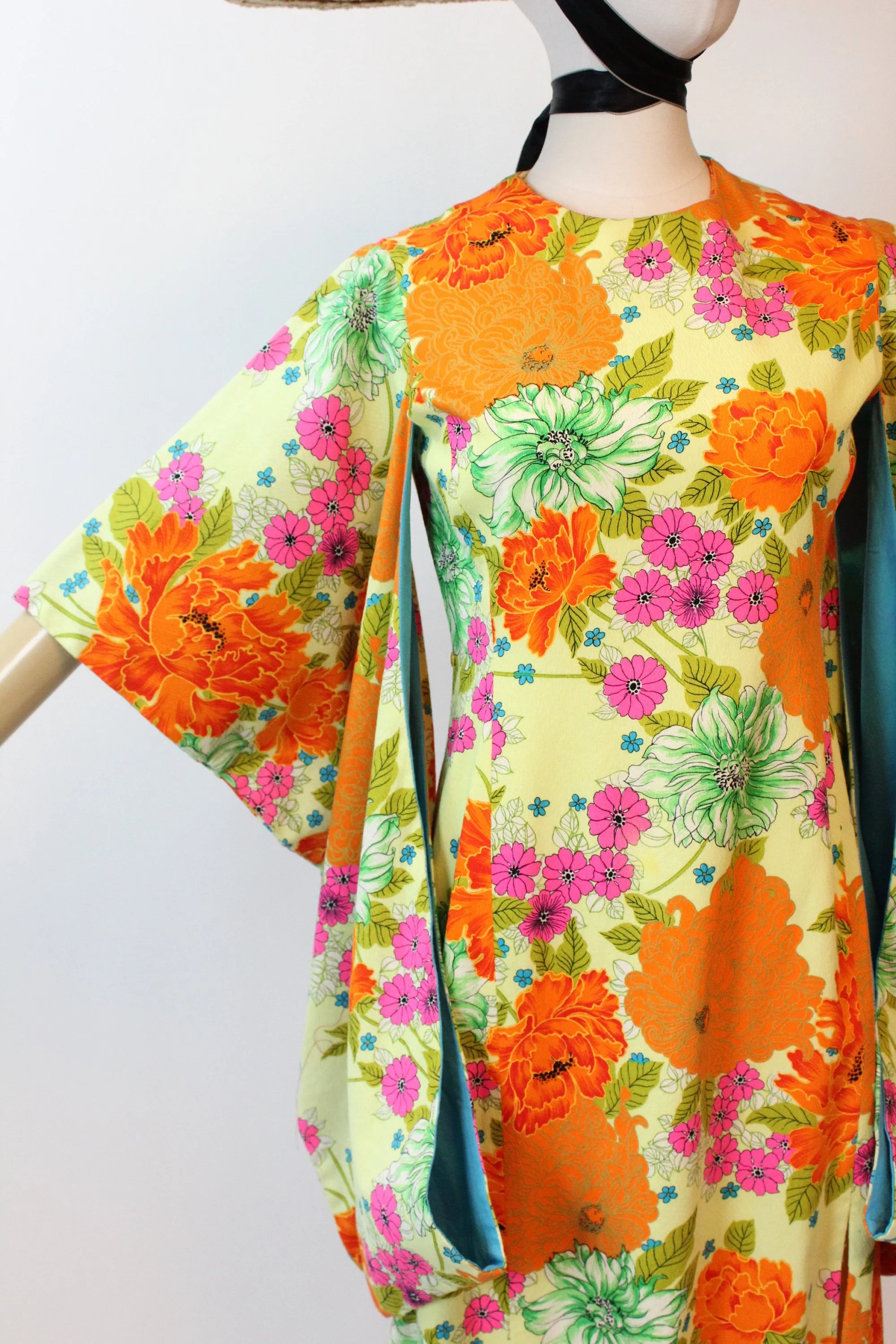 1960s TINA LESER hawaiian KIMONO sleeve dress xs | new spring summer