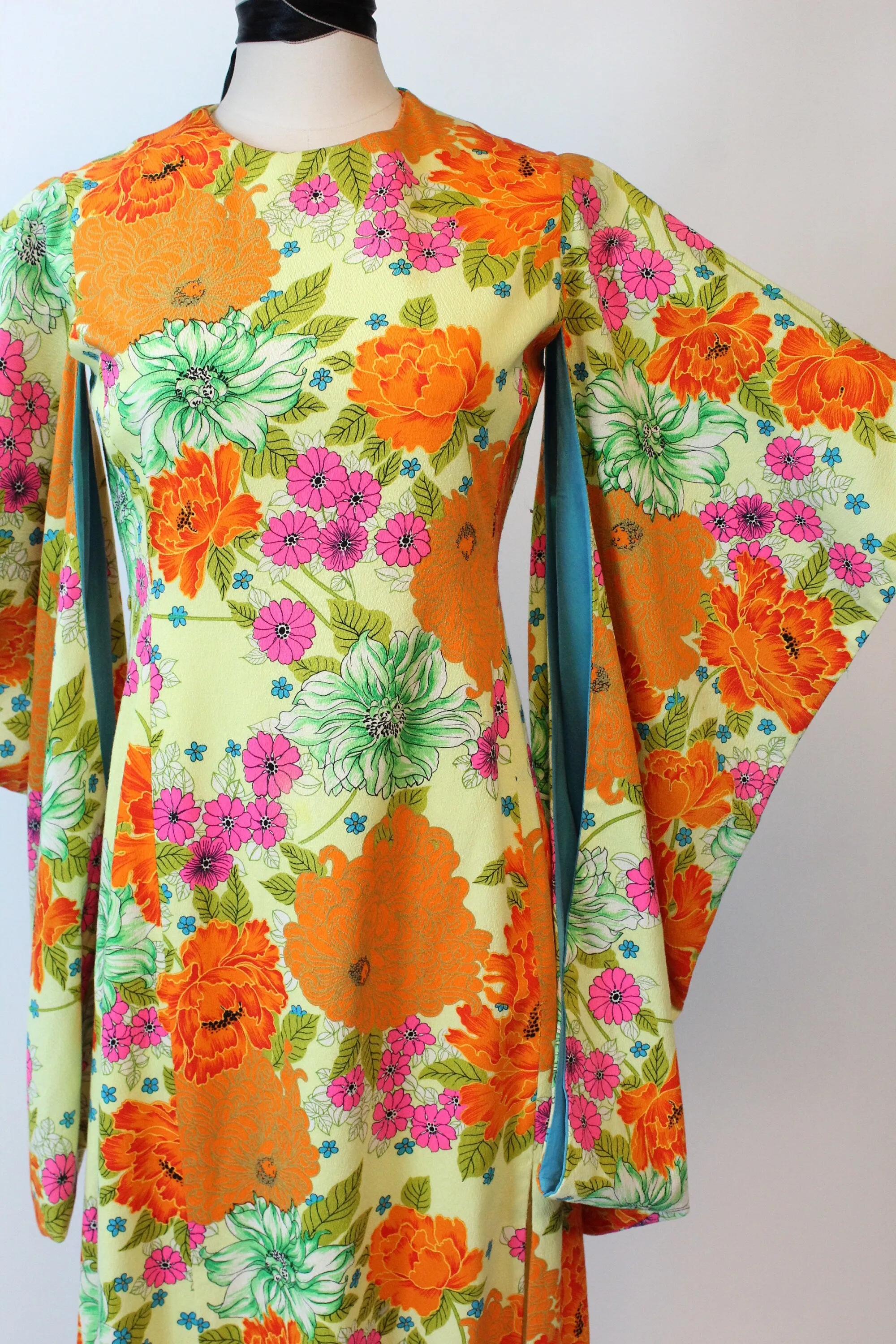 1960s TINA LESER hawaiian KIMONO sleeve dress xs | new spring summer