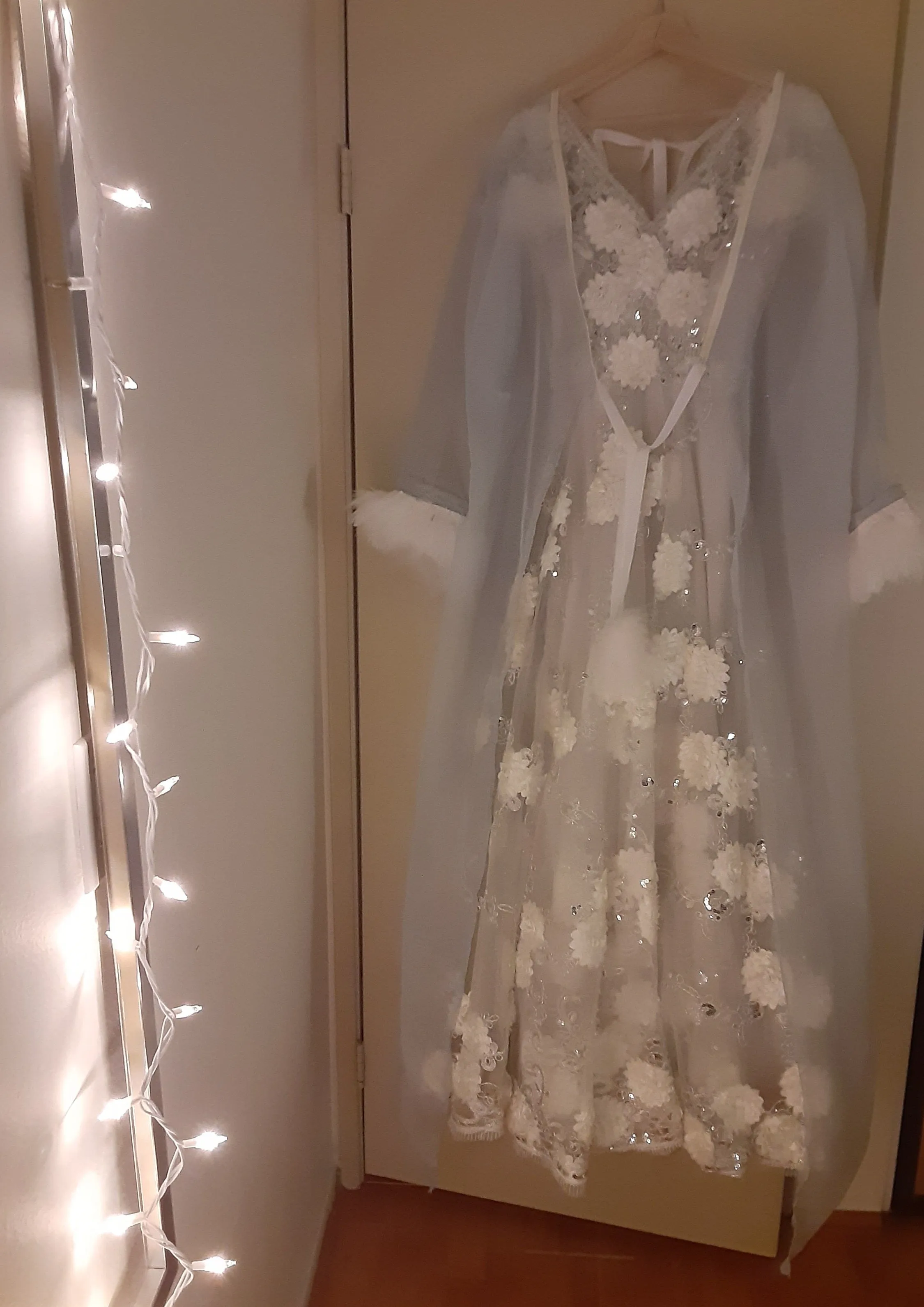 A breath of chiffon Overcoat with Oysterfeather