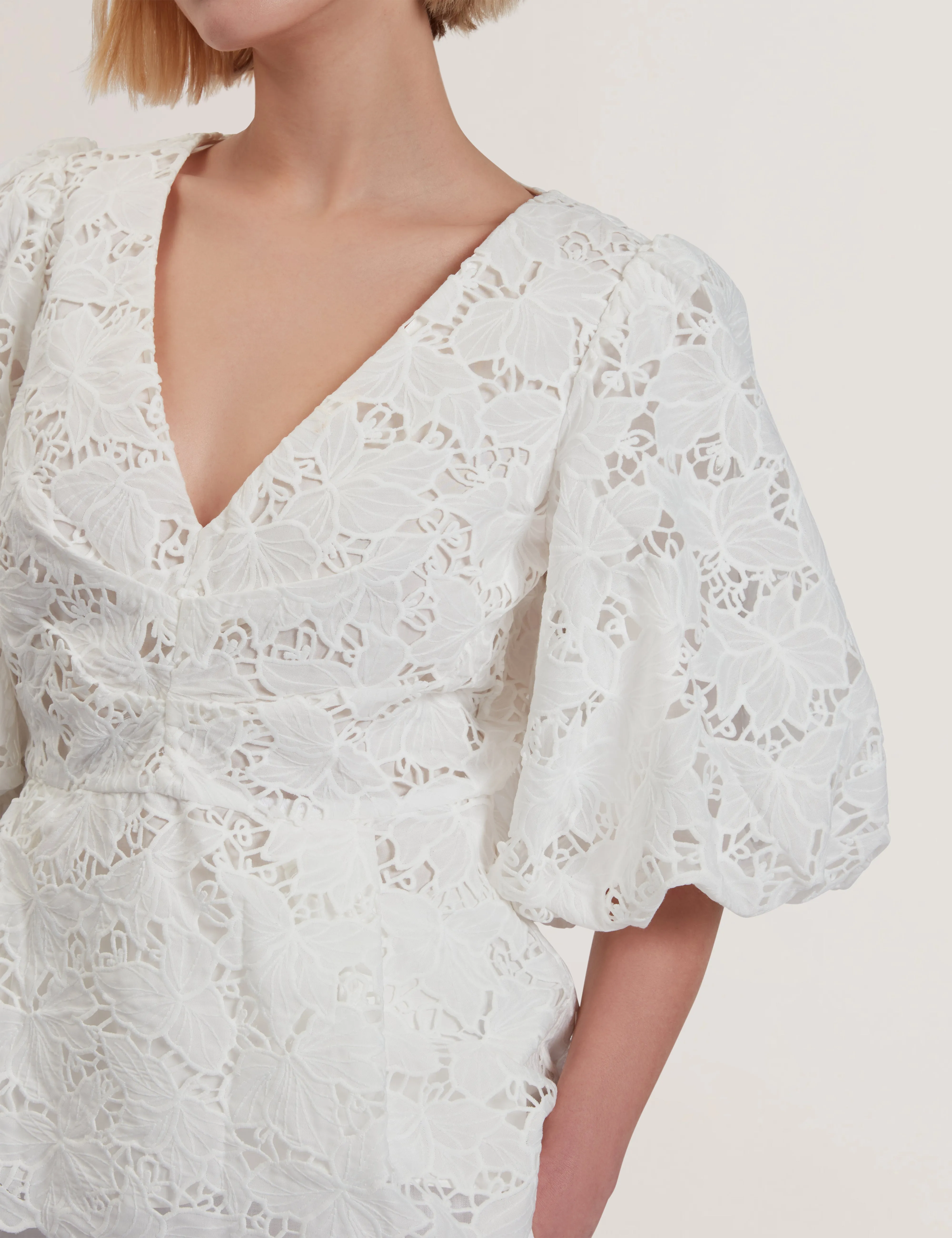 Ellari Balloon Sleeve V Neck Top White