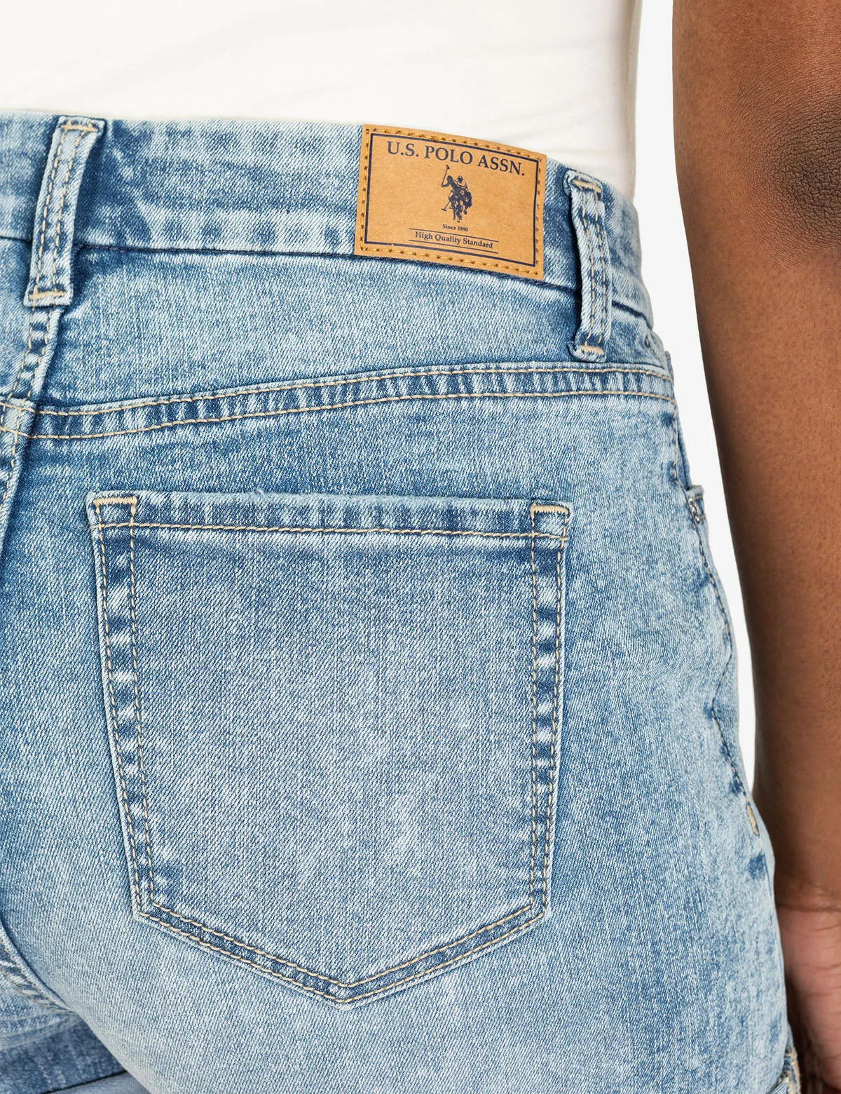 HIGH RISE CURVY CUFF SHORTS