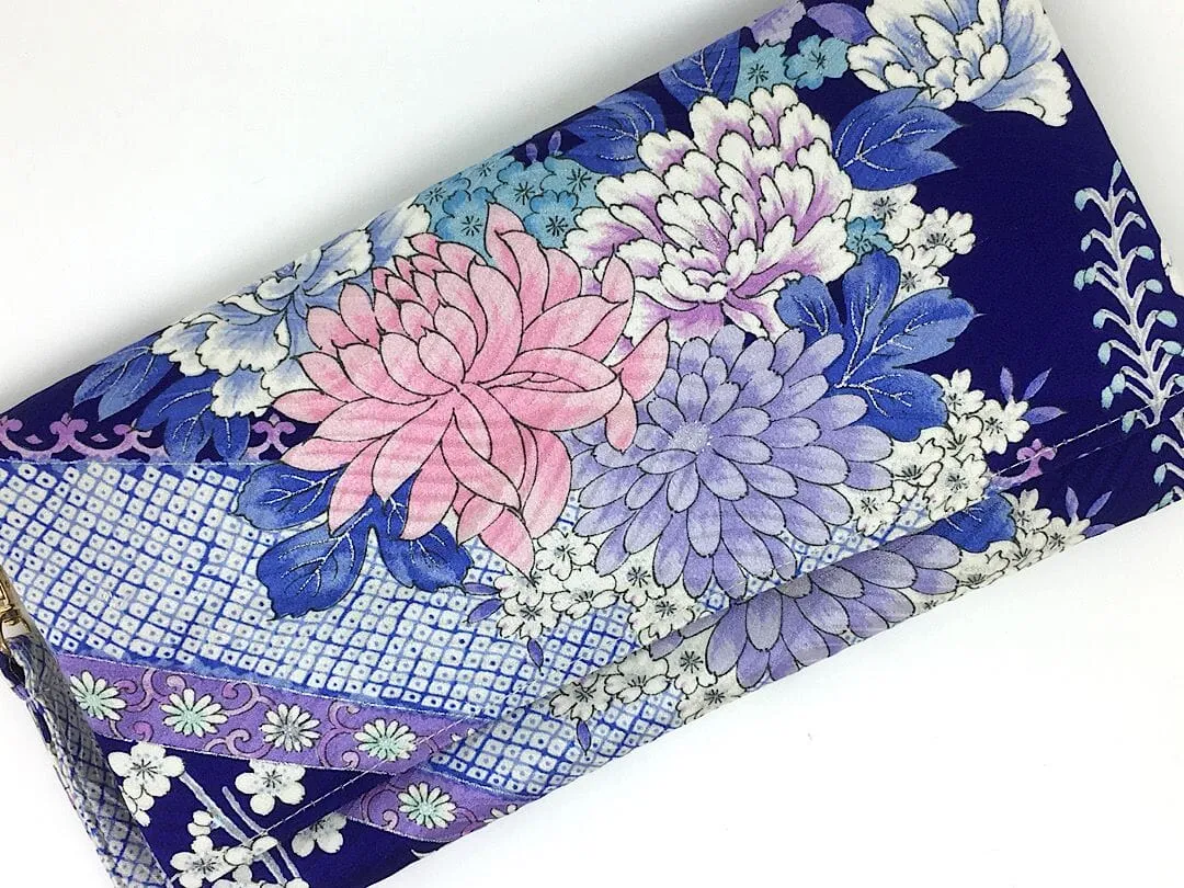 Kuukou Folding Wristlet Clutch 5156D