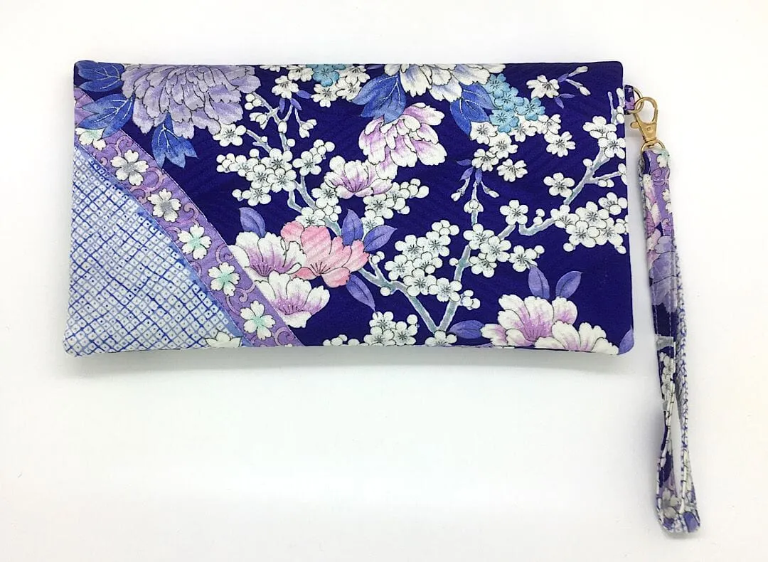 Kuukou Folding Wristlet Clutch 5156D