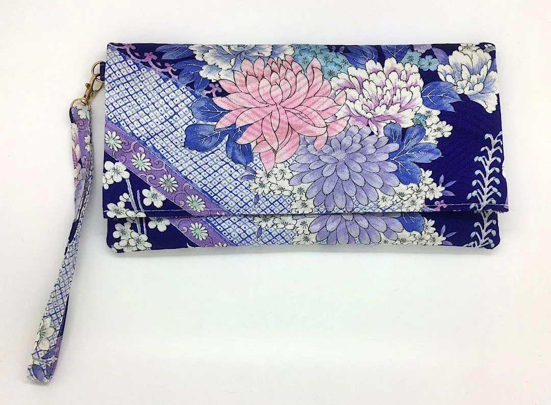 Kuukou Folding Wristlet Clutch 5156D