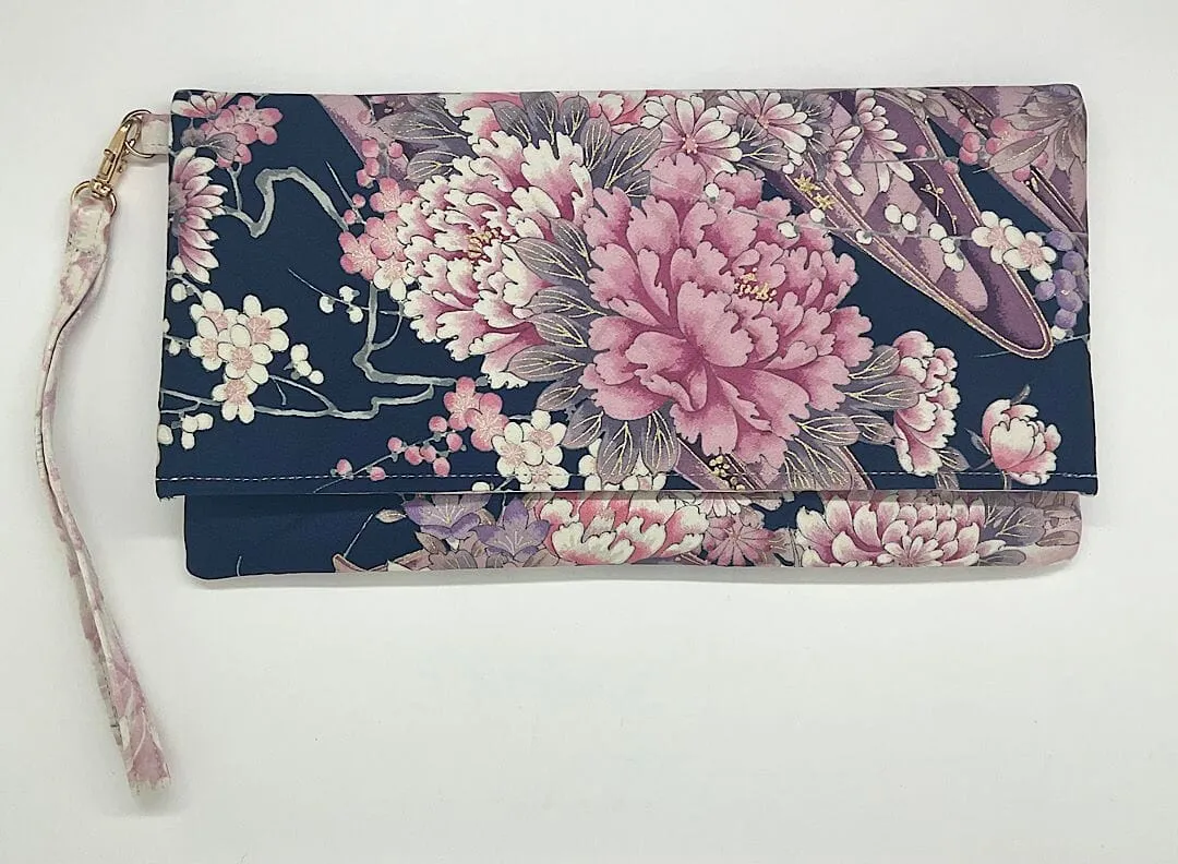 Kuukou Folding Wristlet Clutch 5231H