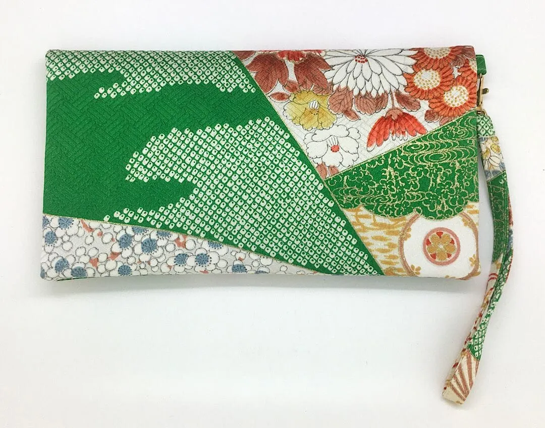 Kuukou Folding Wristlet Clutch 5266D