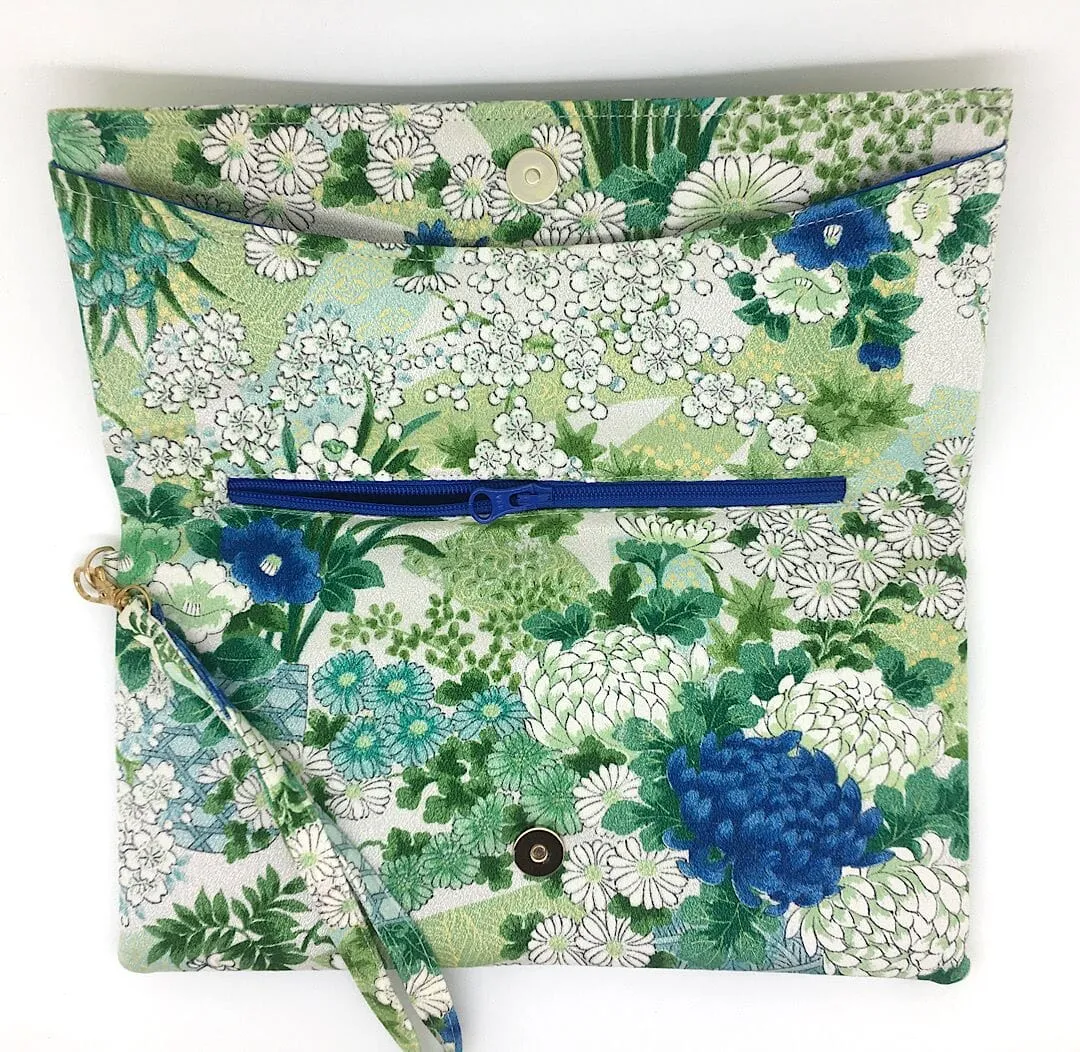 Kuukou Folding Wristlet Clutch 5270G