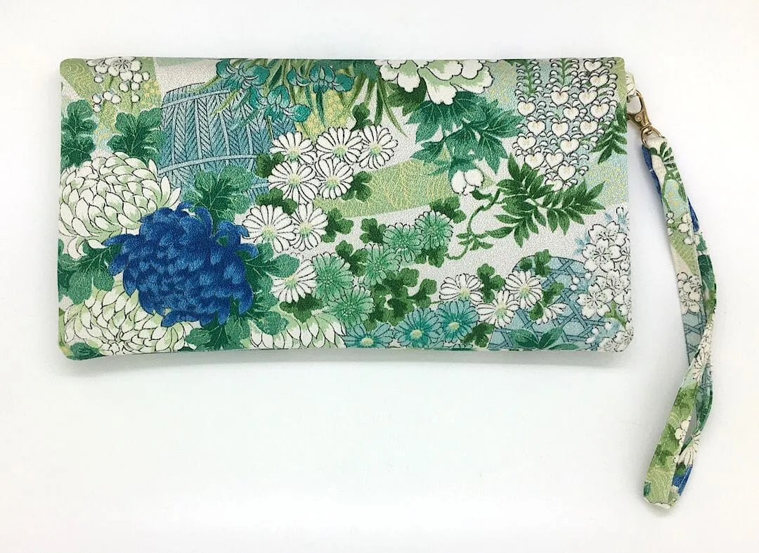 Kuukou Folding Wristlet Clutch 5270G
