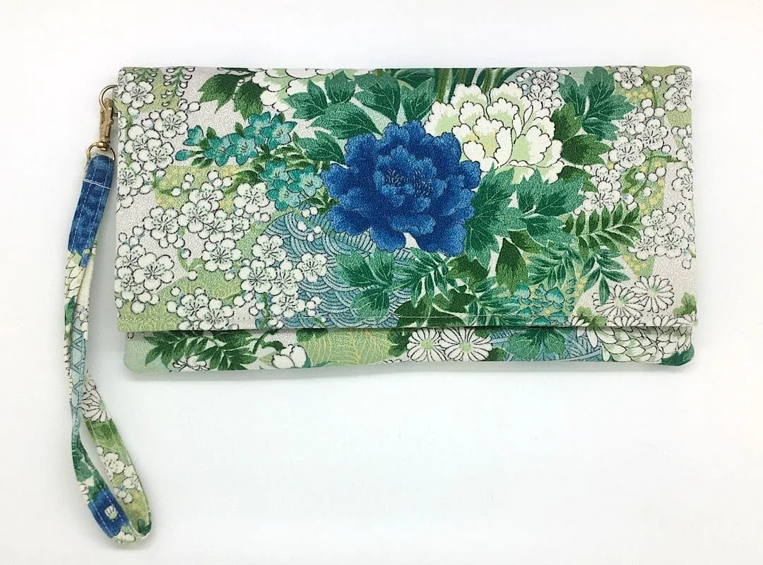 Kuukou Folding Wristlet Clutch 5270G