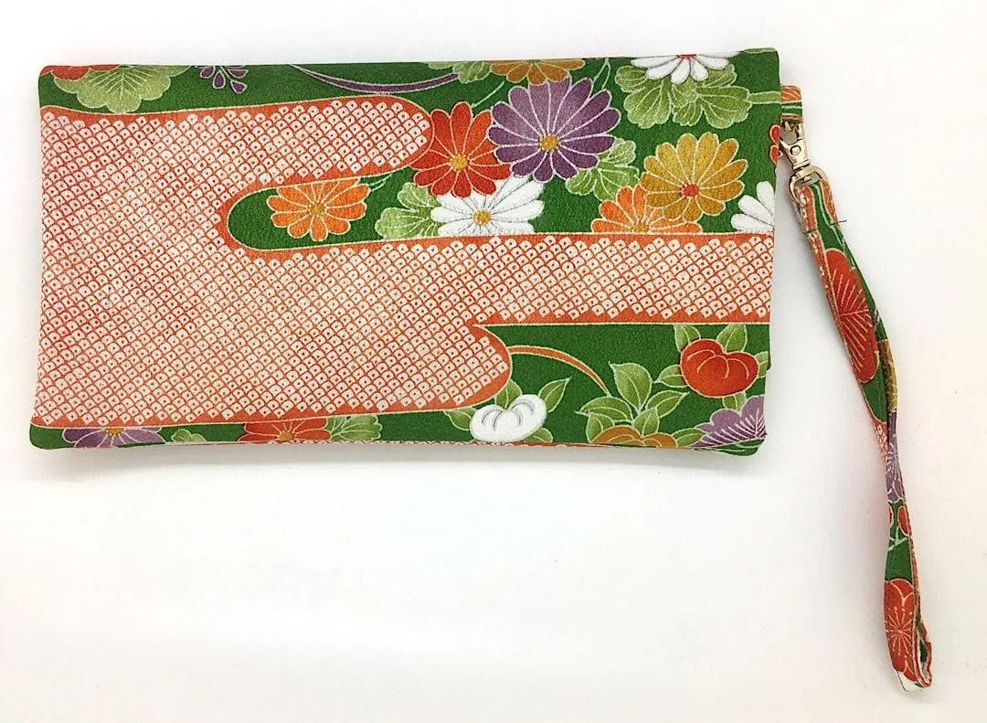 Kuukou Folding Wristlet Clutch 5298D