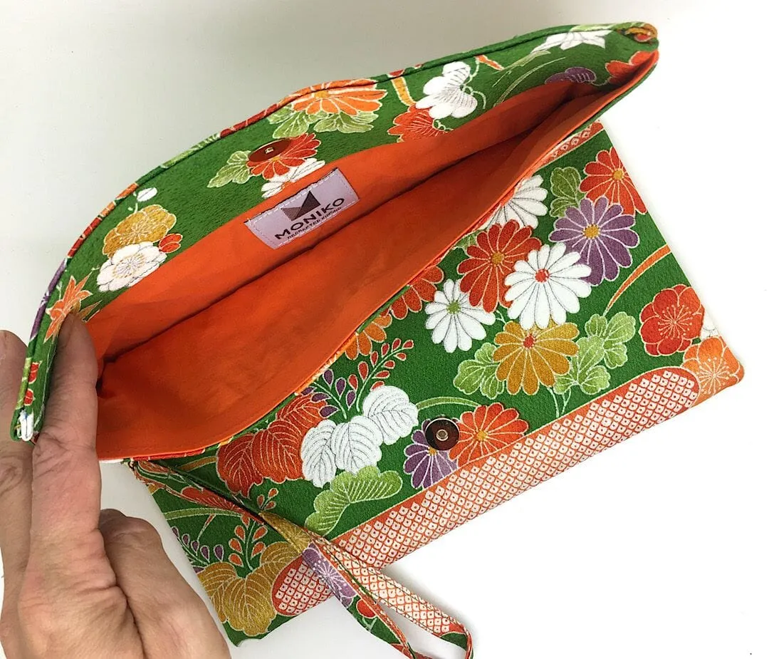 Kuukou Folding Wristlet Clutch 5298D