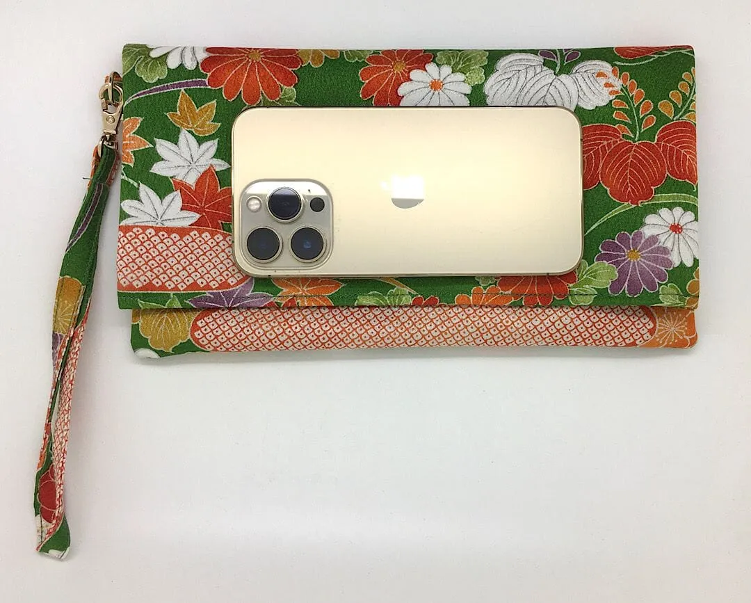 Kuukou Folding Wristlet Clutch 5298D