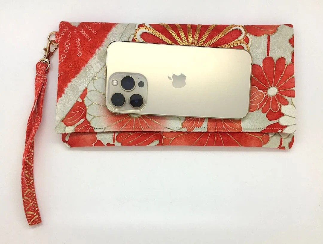 Kuukou Folding Wristlet Clutch 5388F