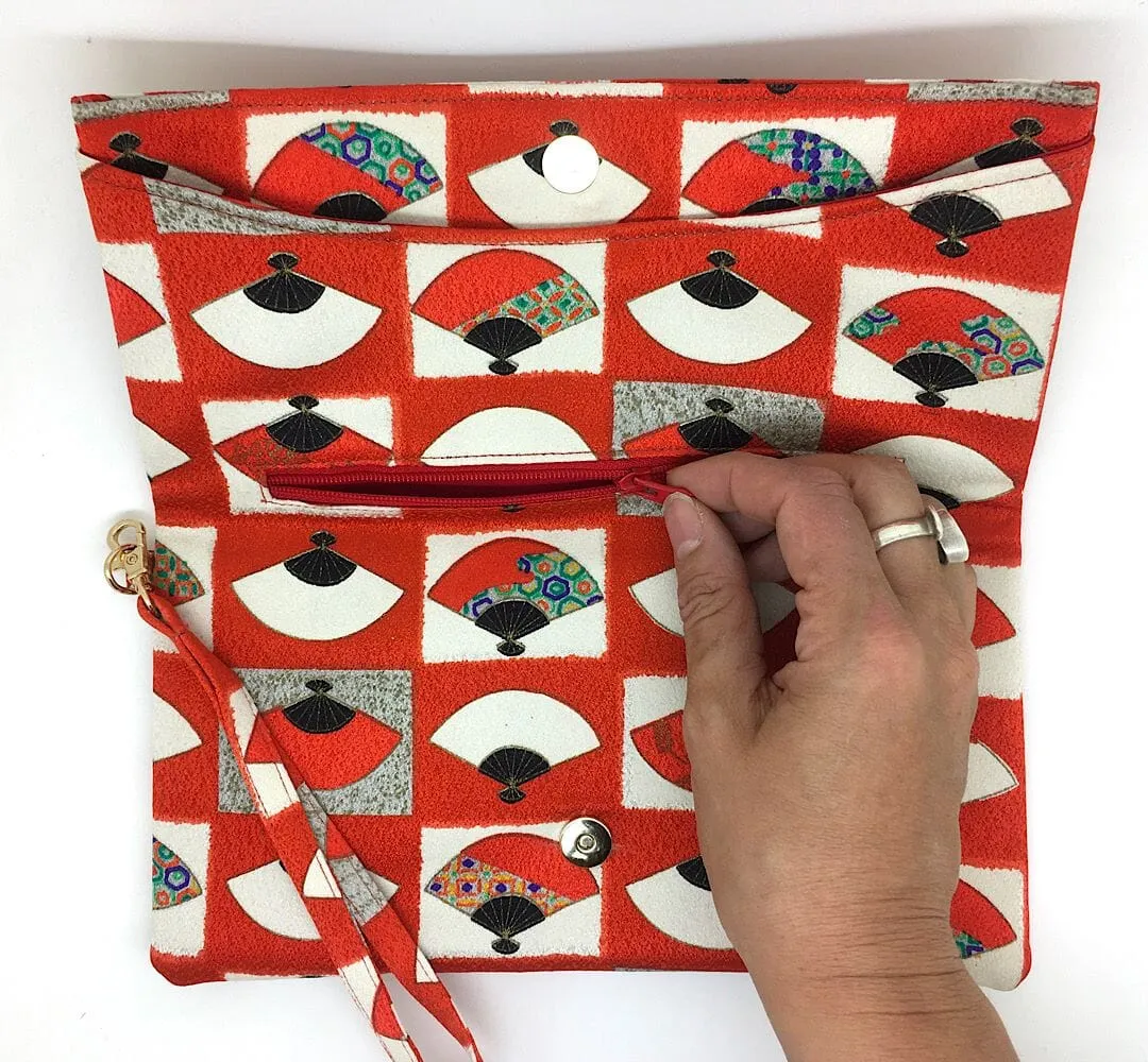 Kuukou Folding Wristlet Clutch 5455P