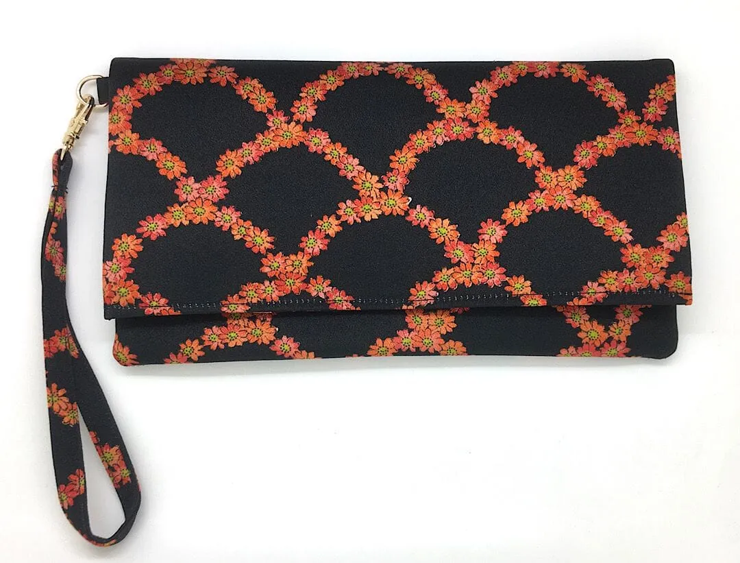 Kuukou Folding Wristlet Clutch 5456P
