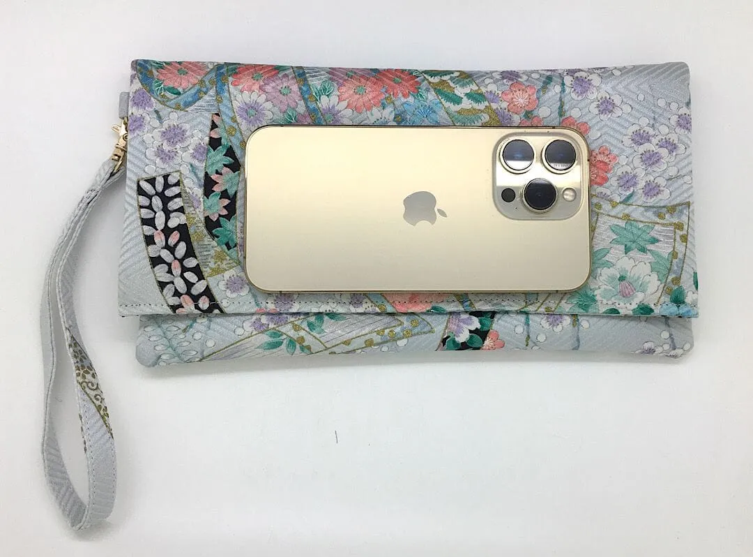 Kuukou Folding Wristlet Clutch 5536B