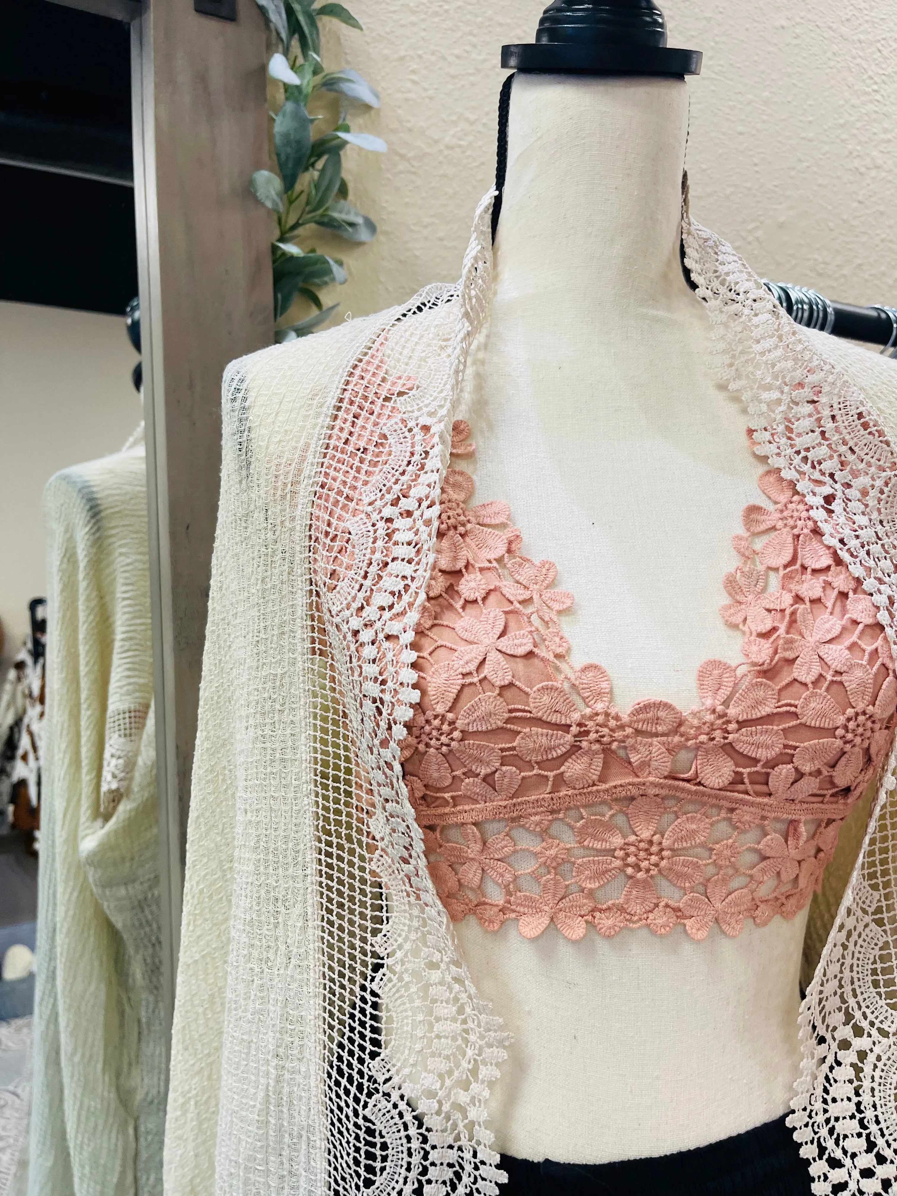 Lexi Vintage Lace Kimono Cream