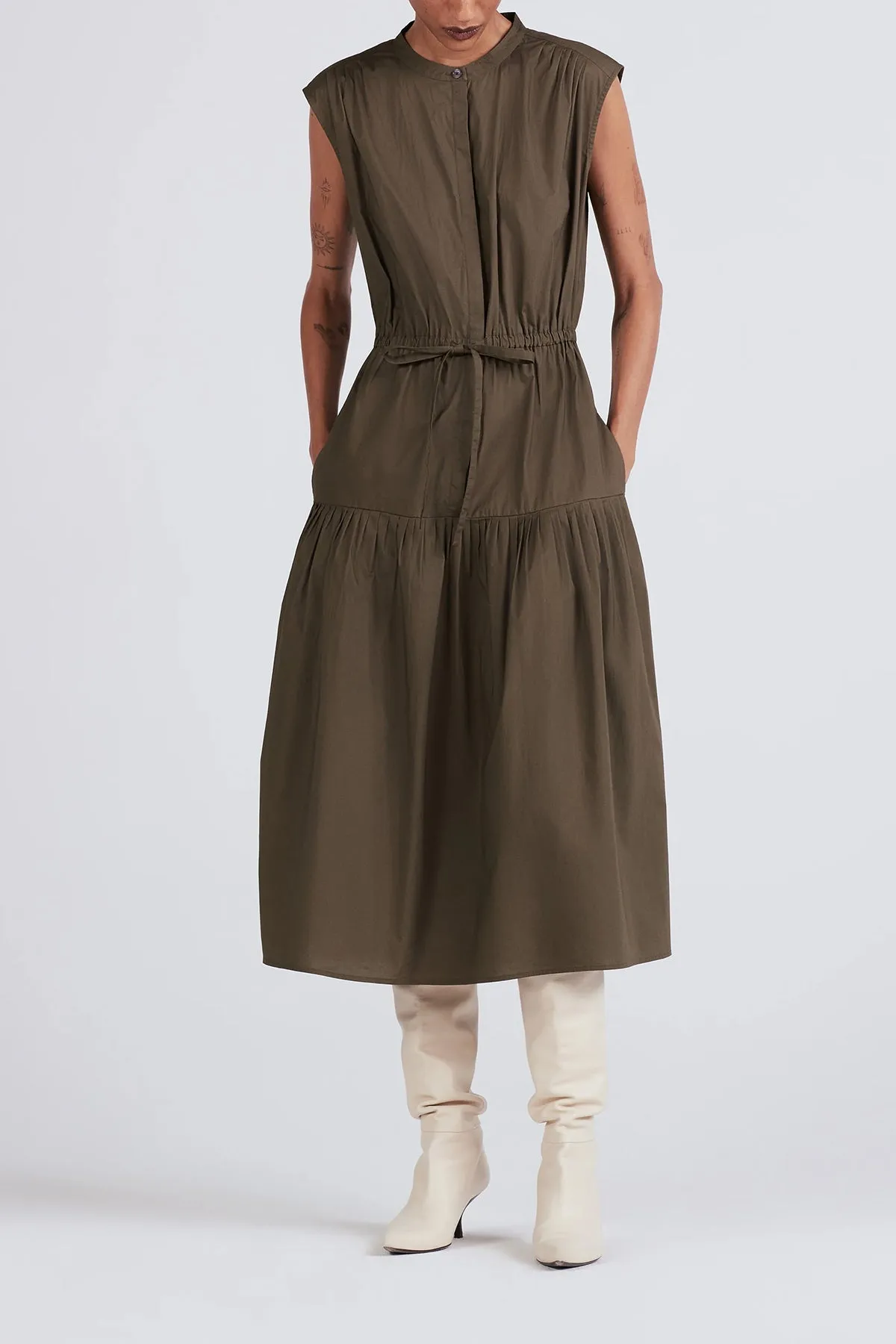 Margaret Waist Tie Sleeveless Midi Dress in Grape Leaf
