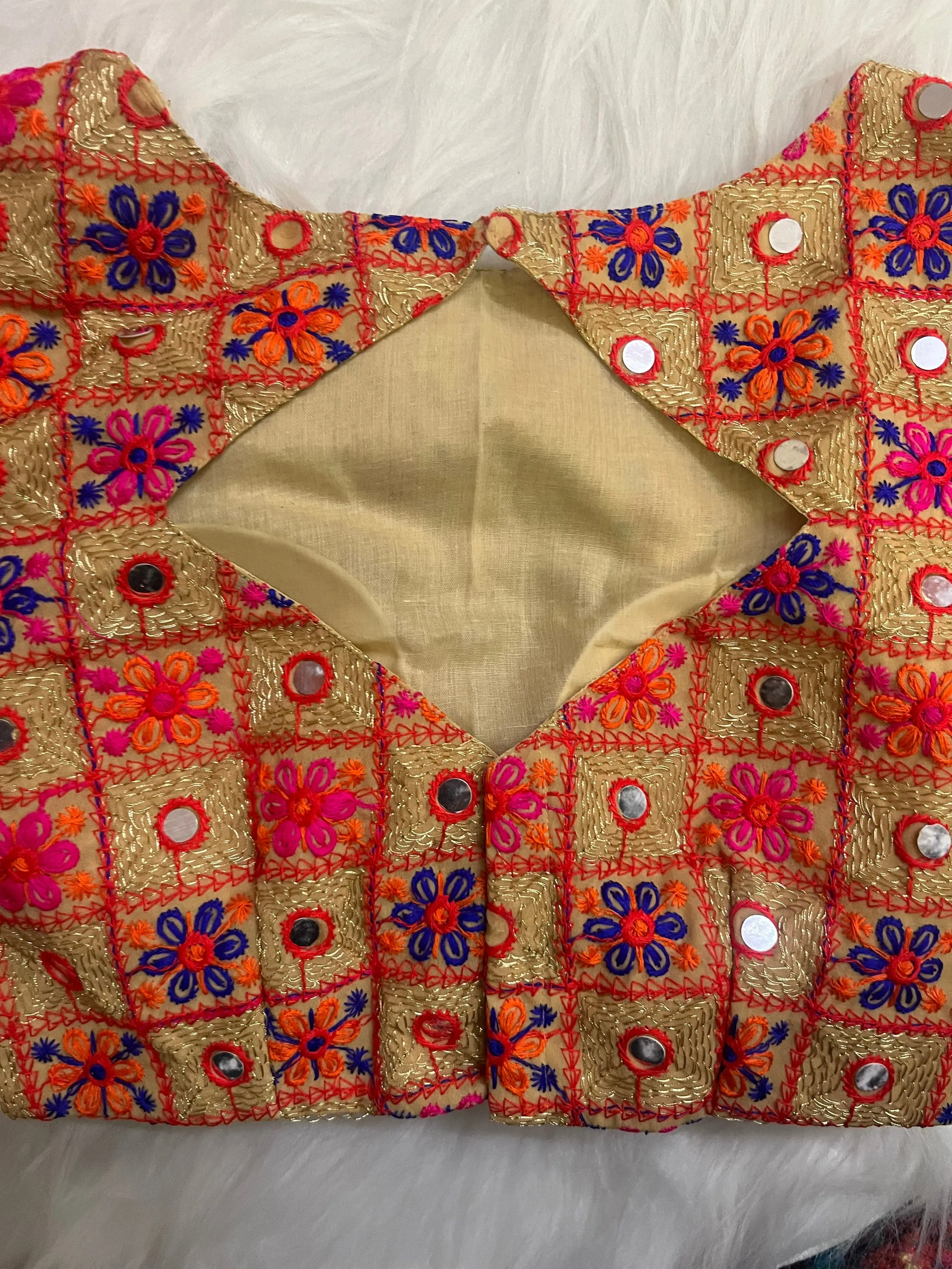 MULTICOLOR EMBROIDERY BLOUSE - BEIGE