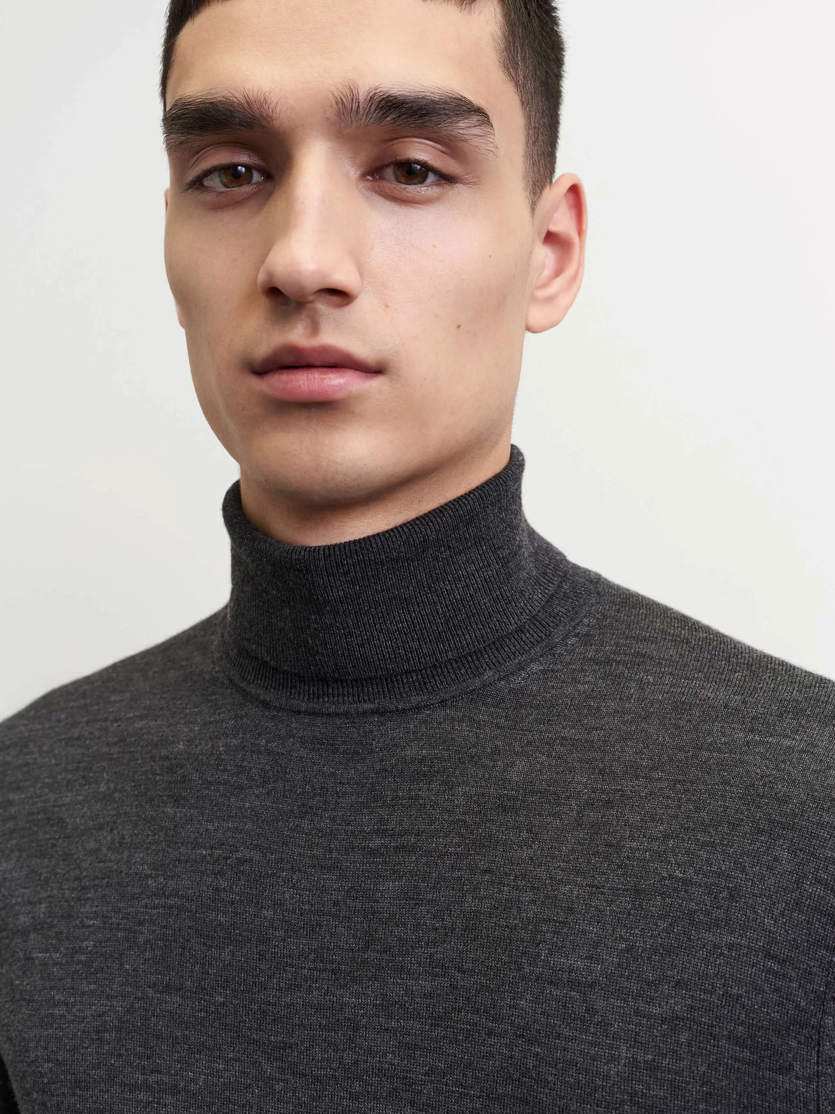 Nevile Pullover in Dark Grey