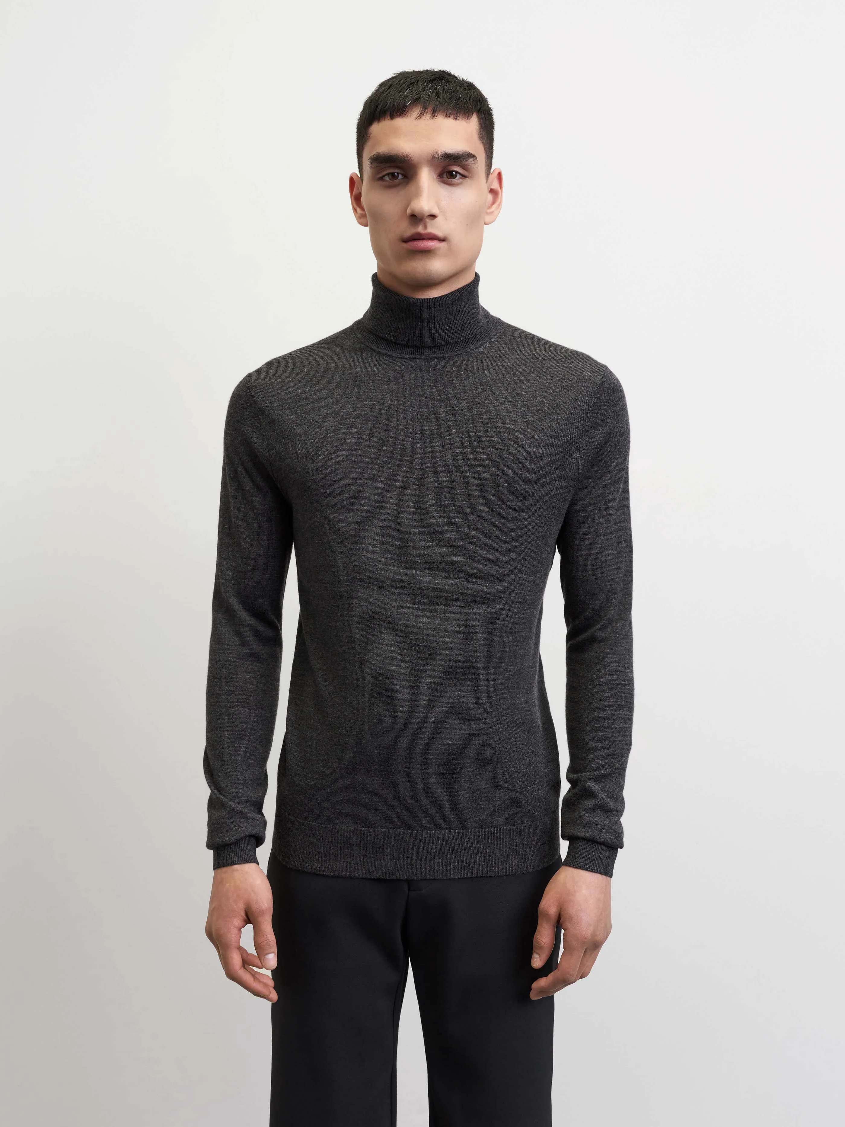 Nevile Pullover in Dark Grey