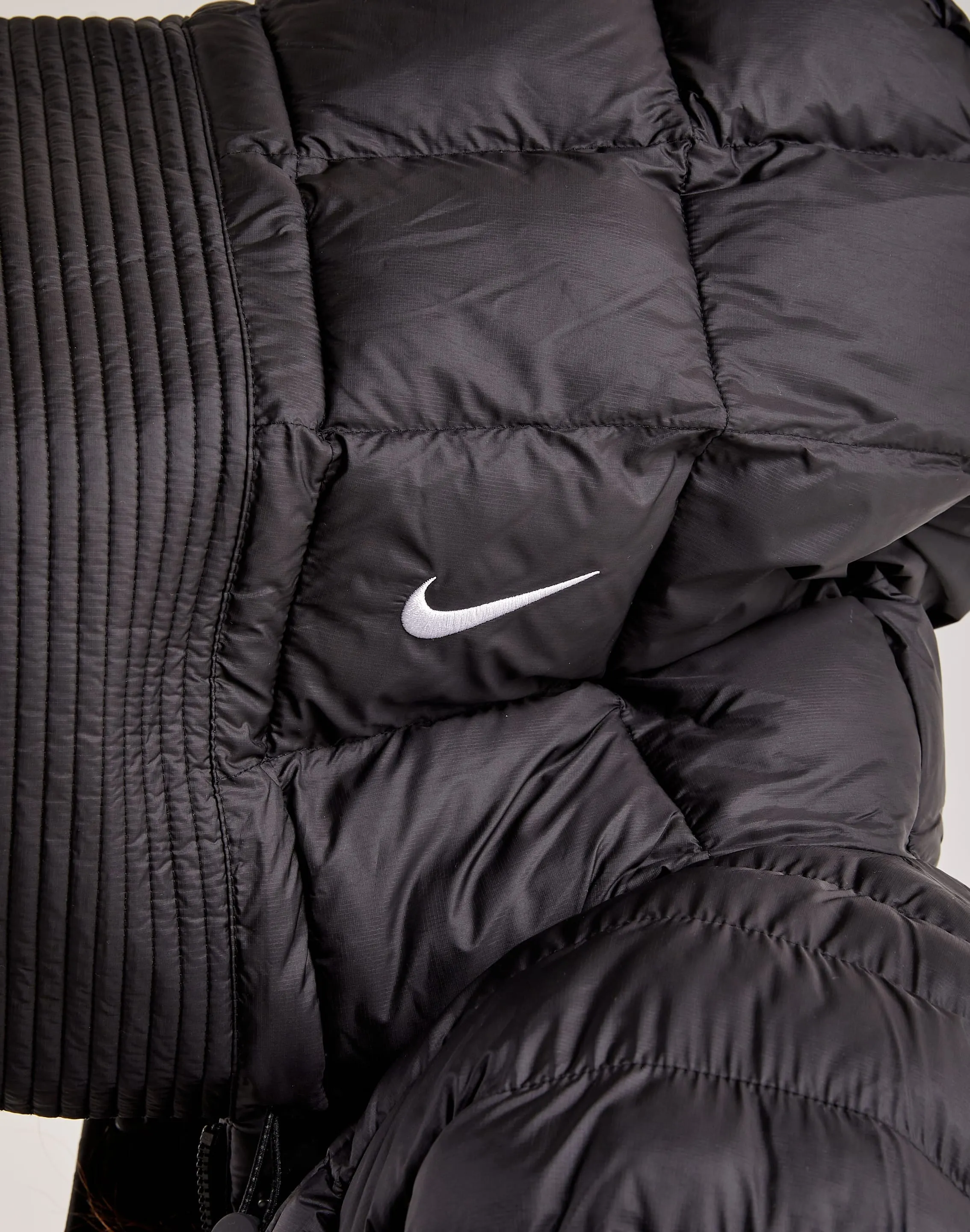 Nike Swoosh Puffer PrimaLoft Hooded Jacket