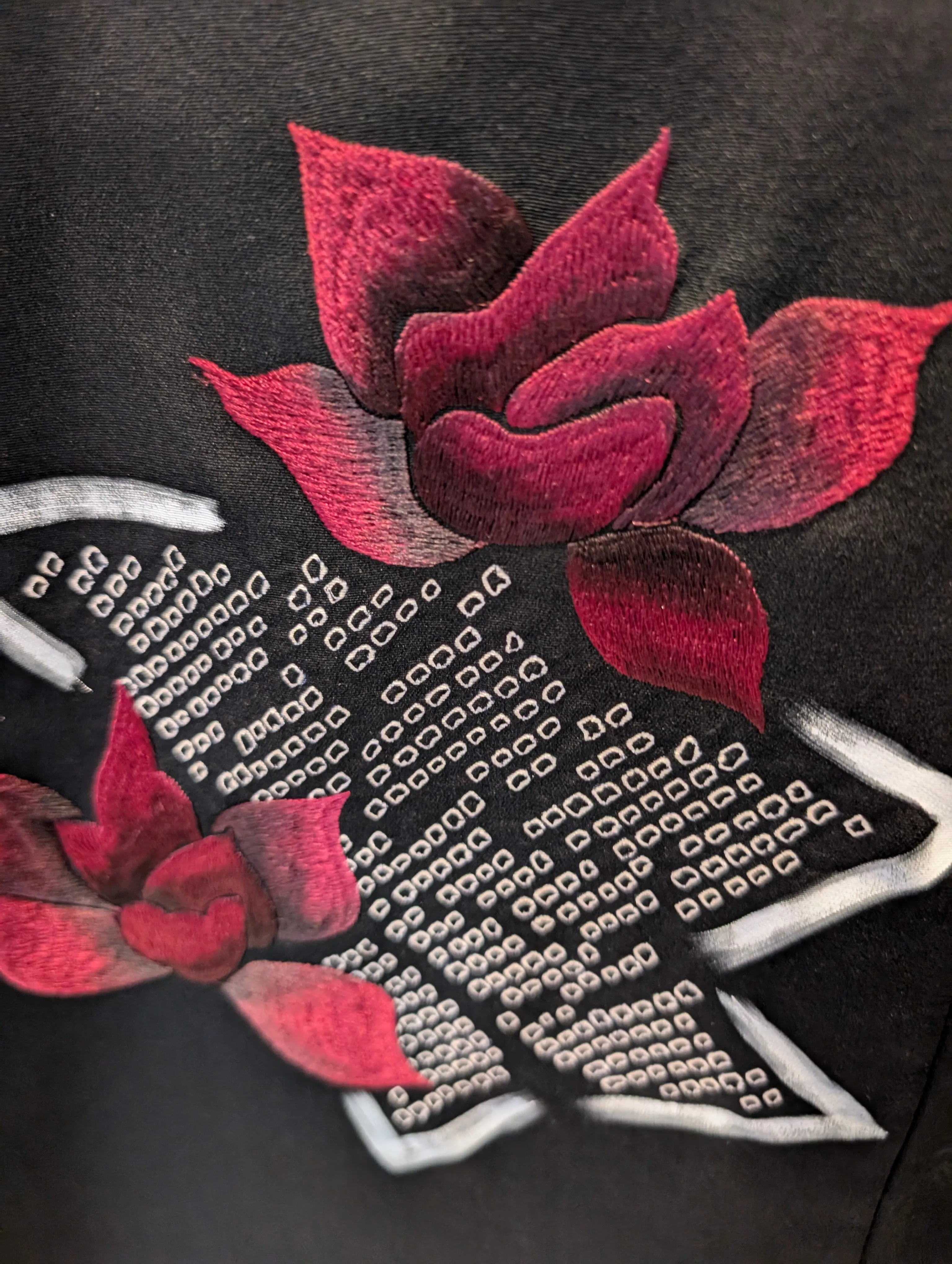 "Roses are Red" - Kimono Zulu Artist Collaboration - Angela Fabbri