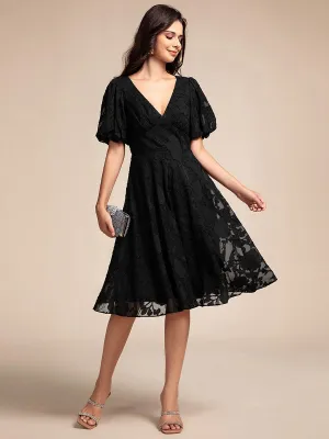 Robe d'invitée de mariage mi-longue à col en V et manches courtes