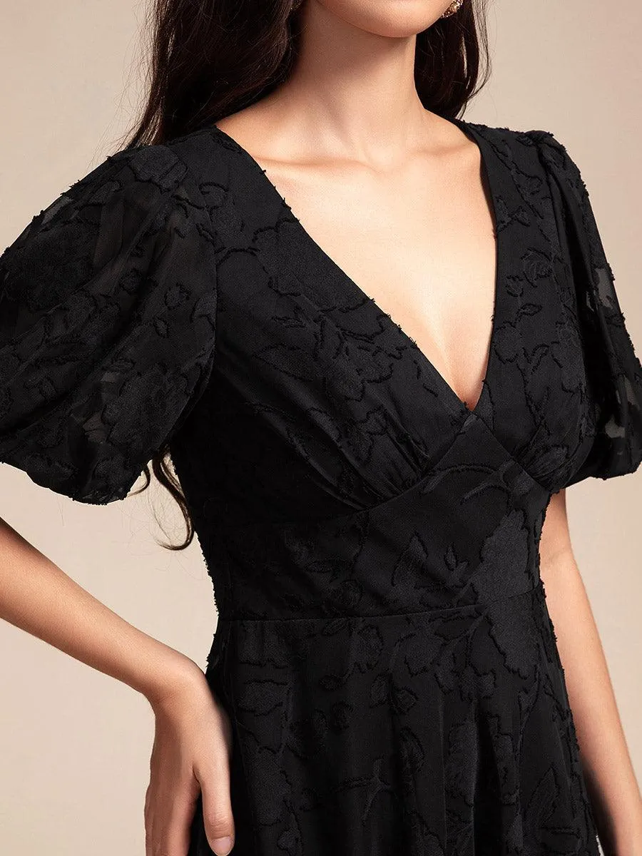 Robe d'invitée de mariage mi-longue à col en V et manches courtes