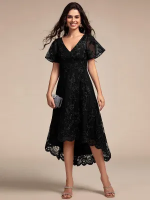 Robe d'invitée de mariage mi-longue à manches courtes et col en V double en maille brodée