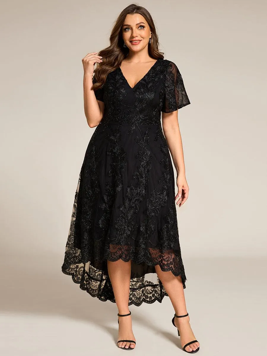 Robe d'invitée de mariage mi-longue à manches courtes et col en V double en maille brodée