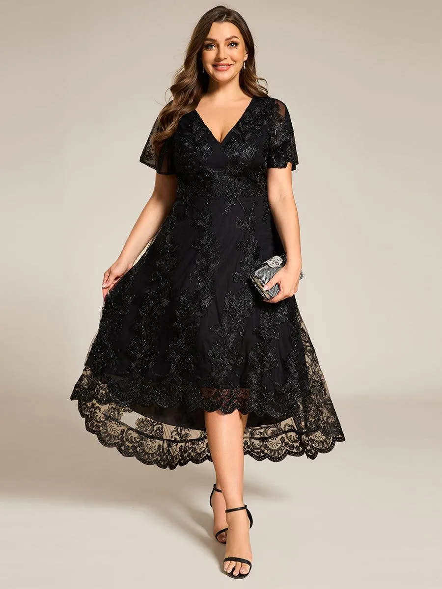 Robe d'invitée de mariage mi-longue à manches courtes et col en V double en maille brodée