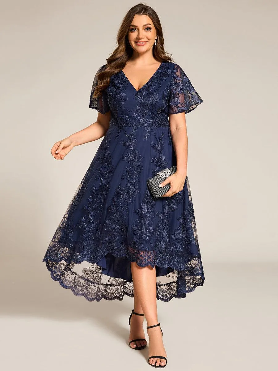 Robe d'invitée de mariage mi-longue à manches courtes et col en V double en maille brodée