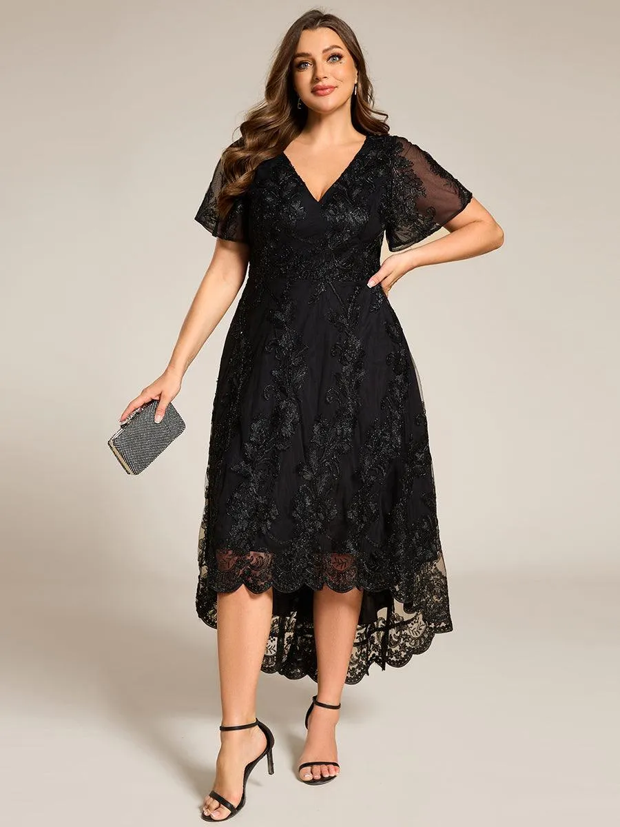 Robe d'invitée de mariage mi-longue à manches courtes et col en V double en maille brodée