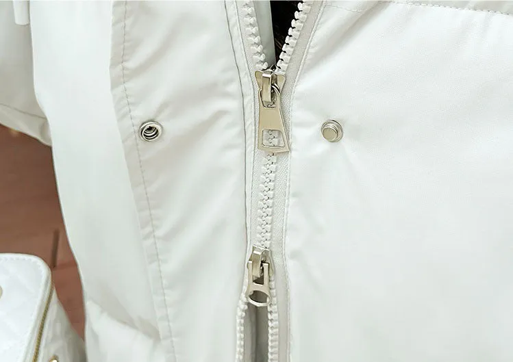 Stylish hooded puffer jacket for women with a relaxed-fit and zip-up closure
