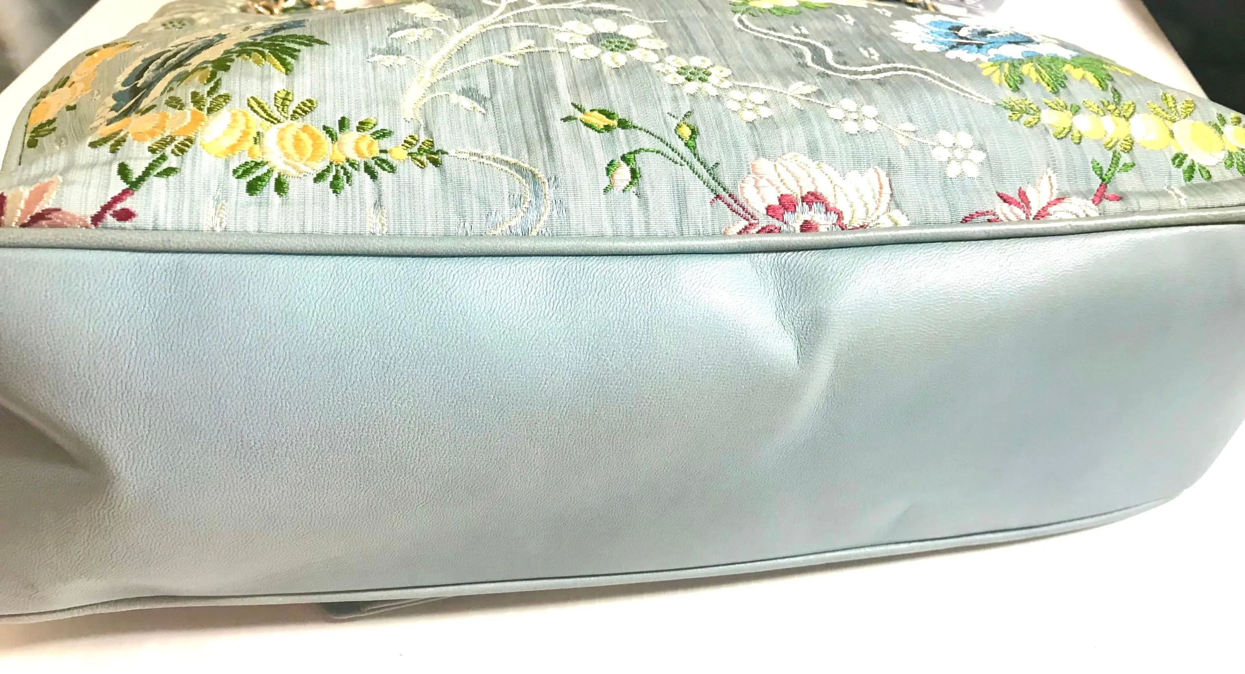 Vintage CHANEL Japanese kimono design jacquard fabric and blue leathers shoulder bag with golden CC charm. One-of-a-kind purse. 0405031re3