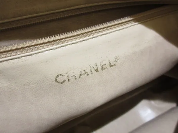 Vintage CHANEL Japanese kimono design jacquard fabric and blue leathers shoulder bag with golden CC charm. One-of-a-kind purse. 0405031re3