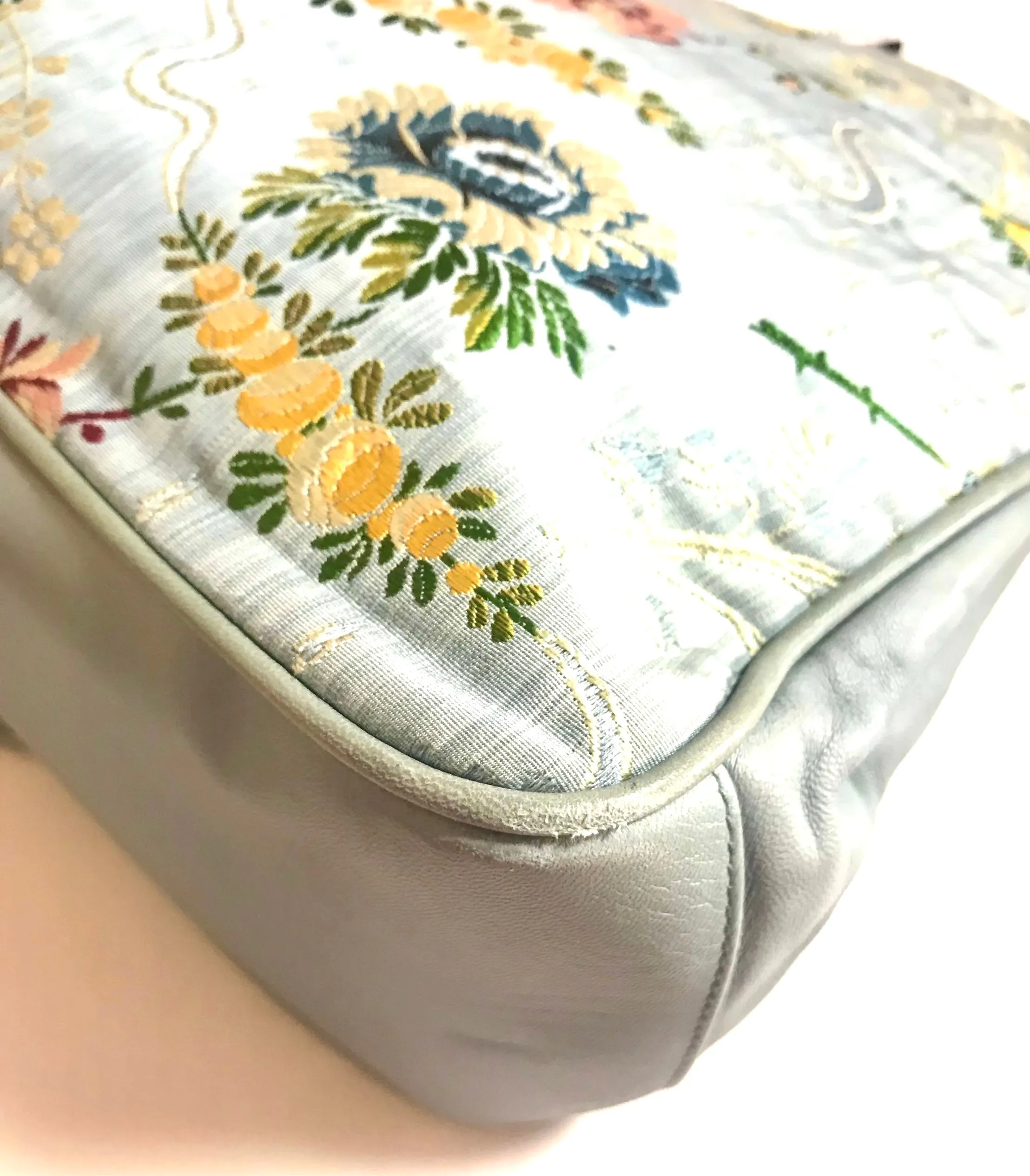 Vintage CHANEL Japanese kimono design jacquard fabric and blue leathers shoulder bag with golden CC charm. One-of-a-kind purse. 0405031re3