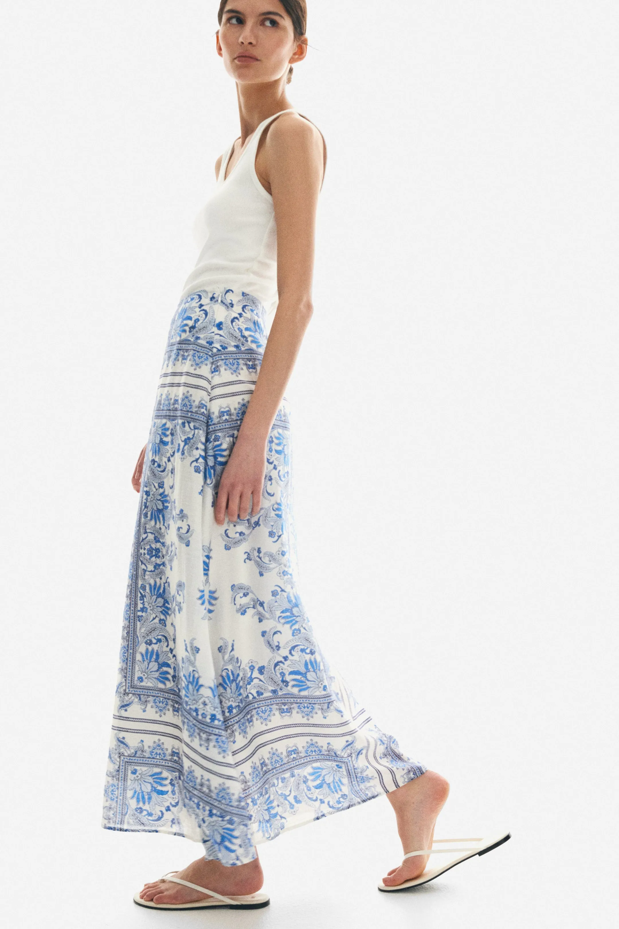 Voluminous maxi skirt
