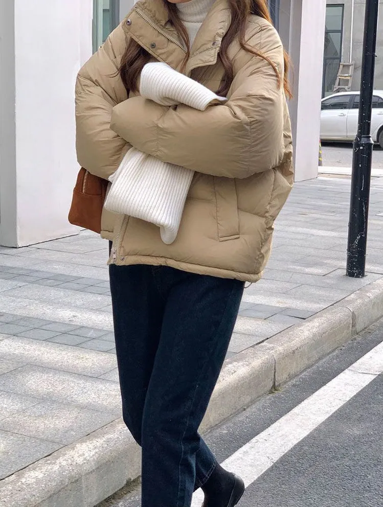 Women's Quilted Puffer Jacket with Windproof Features and Slash Pockets