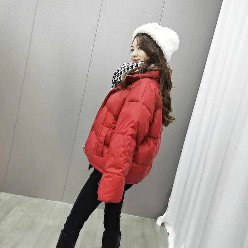 Women's Quilted Puffer Jacket with Windproof Features and Slash Pockets