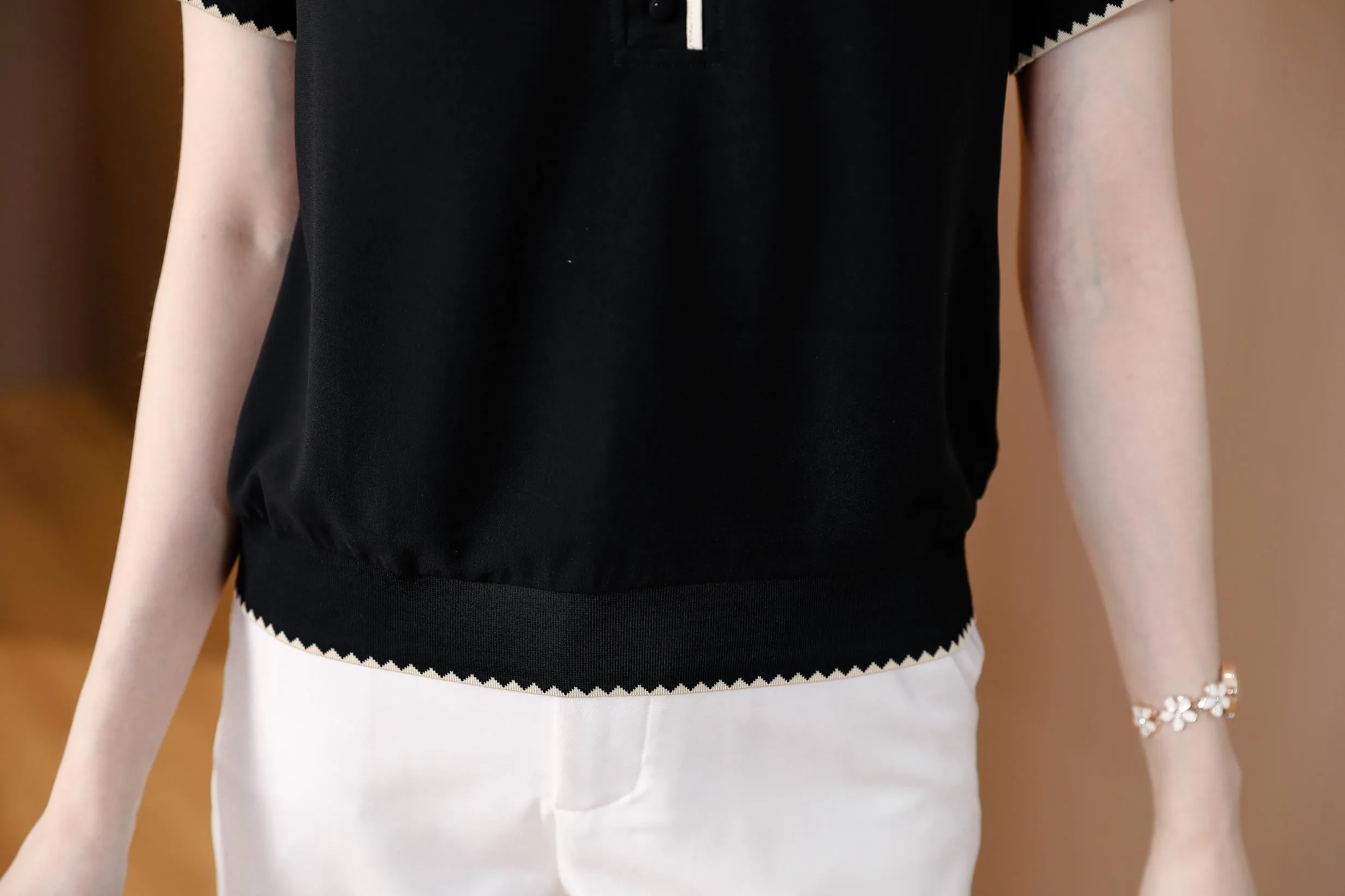 Women's Relaxed-Fit Chiffon Blouse with V-Neck Design