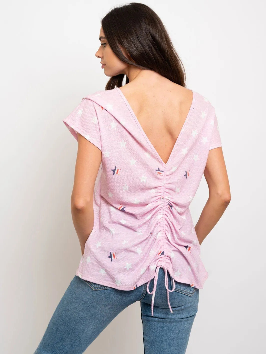 WOMEN'S SHORT SLEEVE FLAG PRINT BACK RUCHED TOP